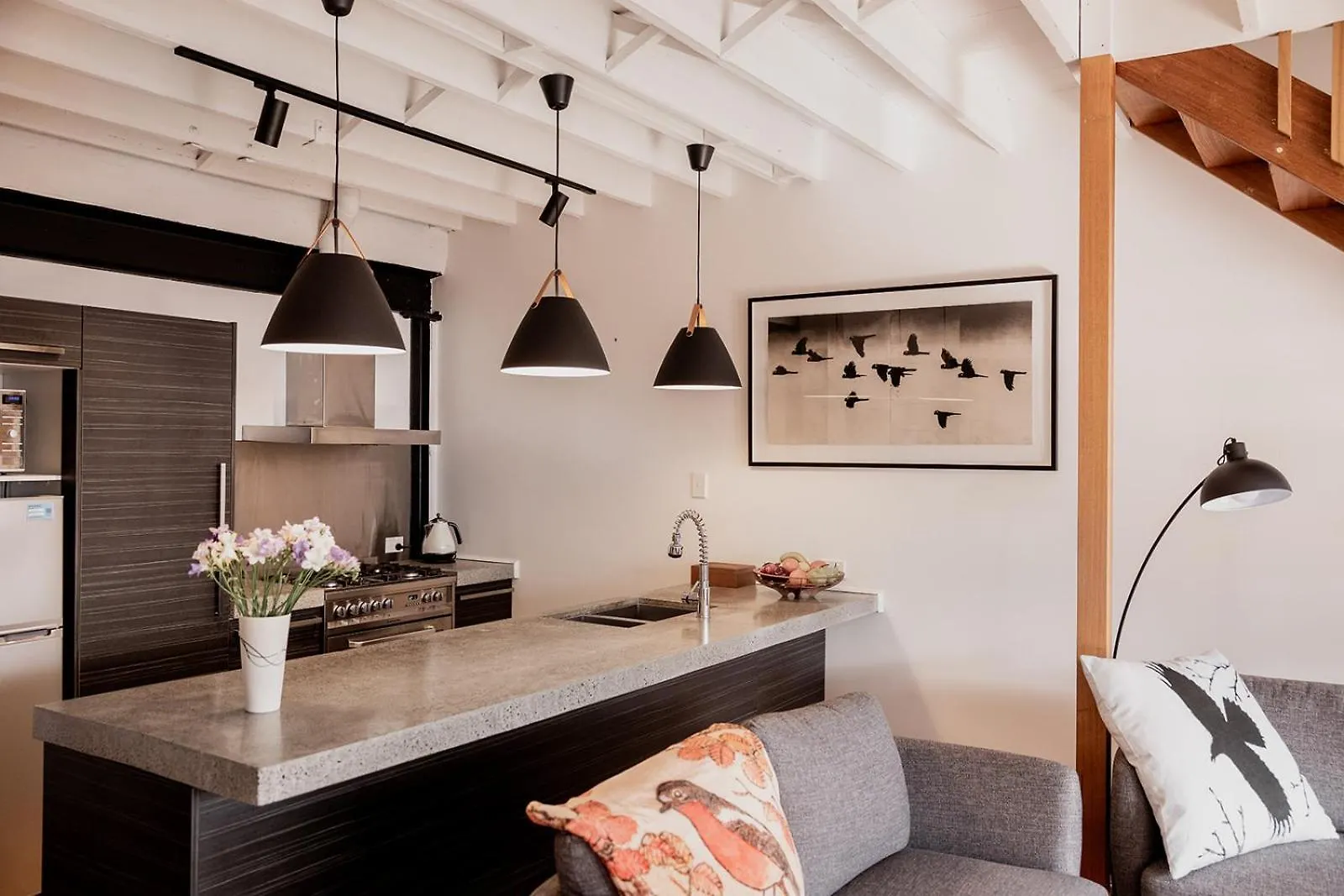 דירות Boutique Warehouse Living In West הובארט