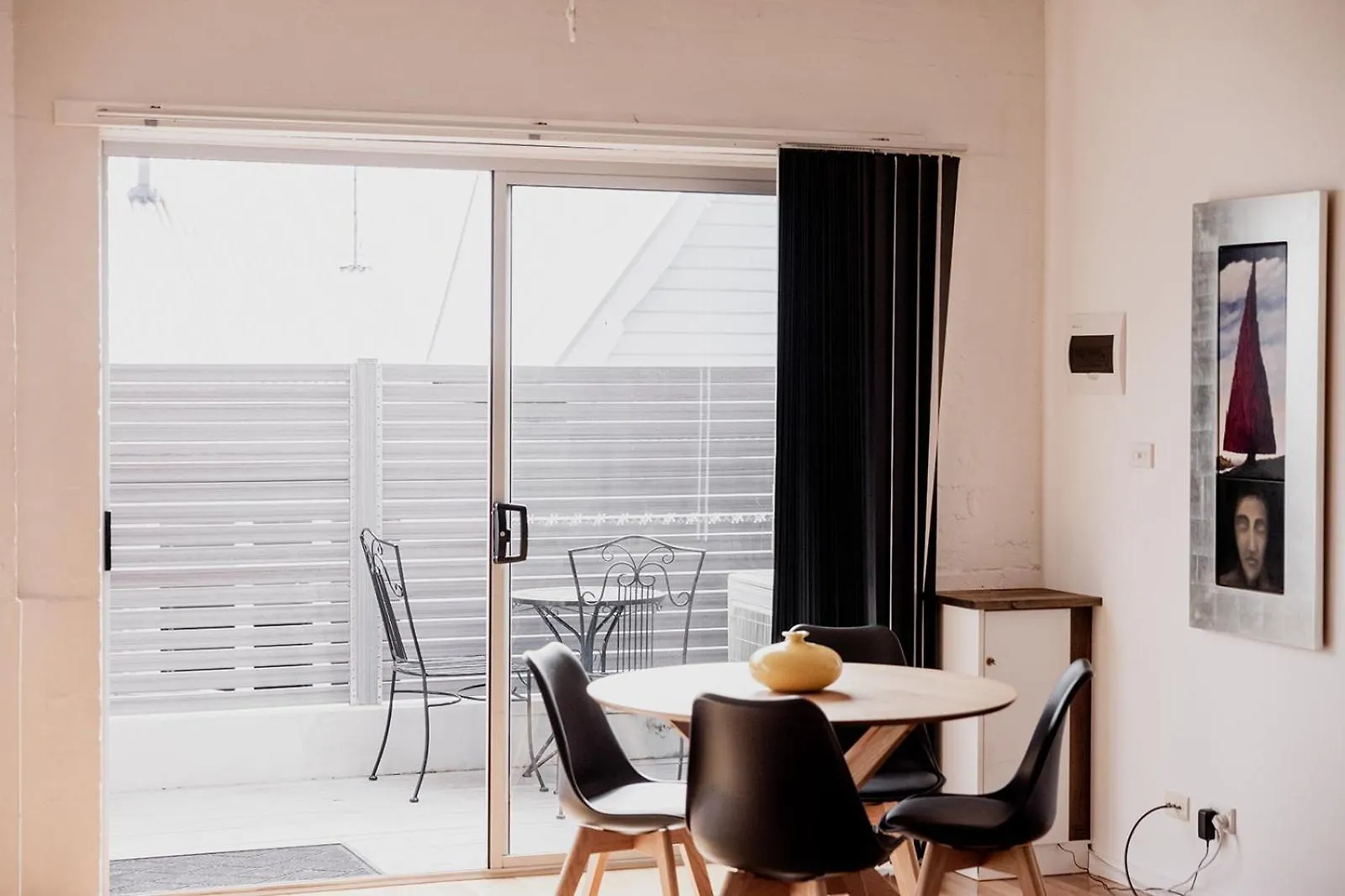 דירות Boutique Warehouse Living In West הובארט