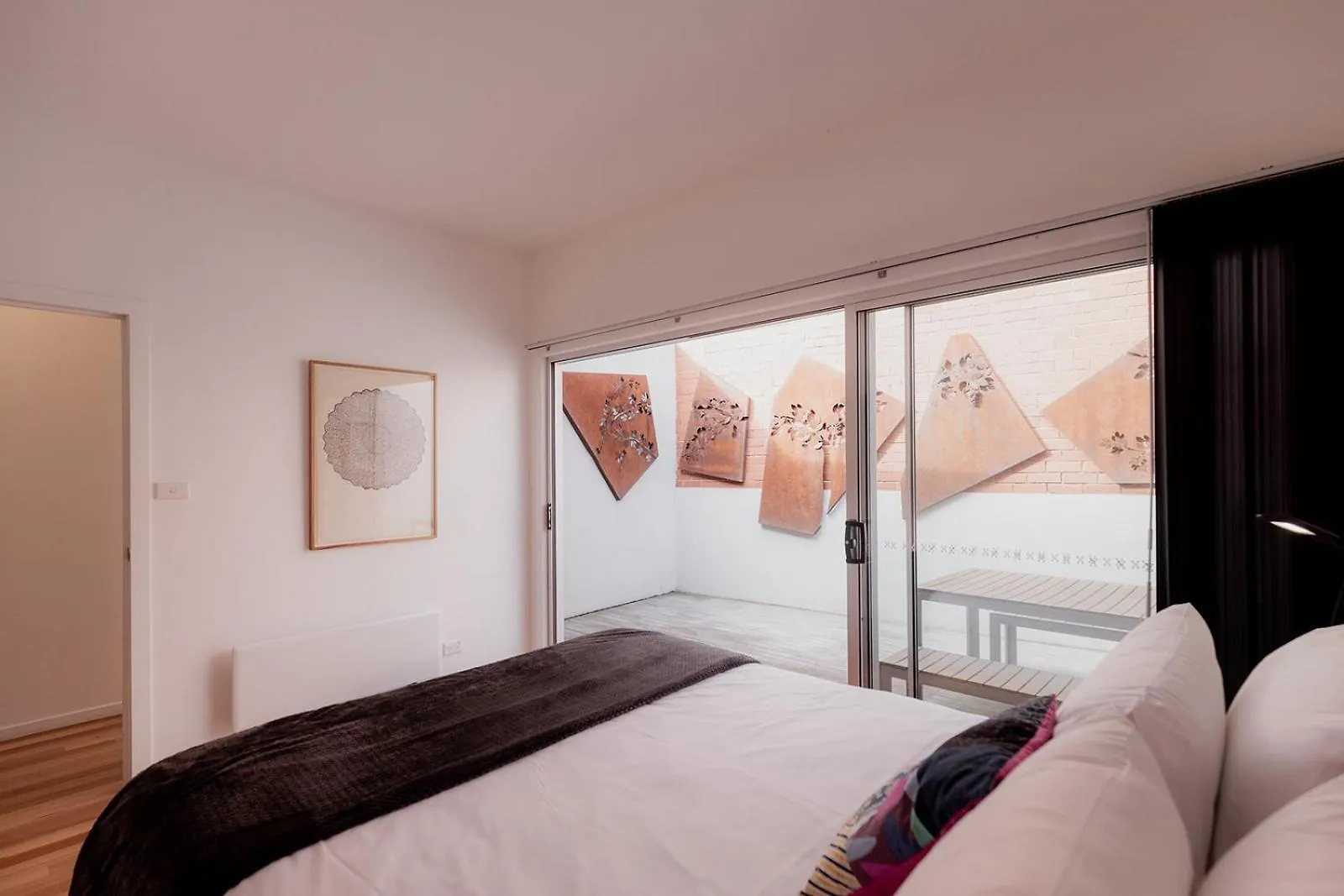 דירות Boutique Warehouse Living In West הובארט